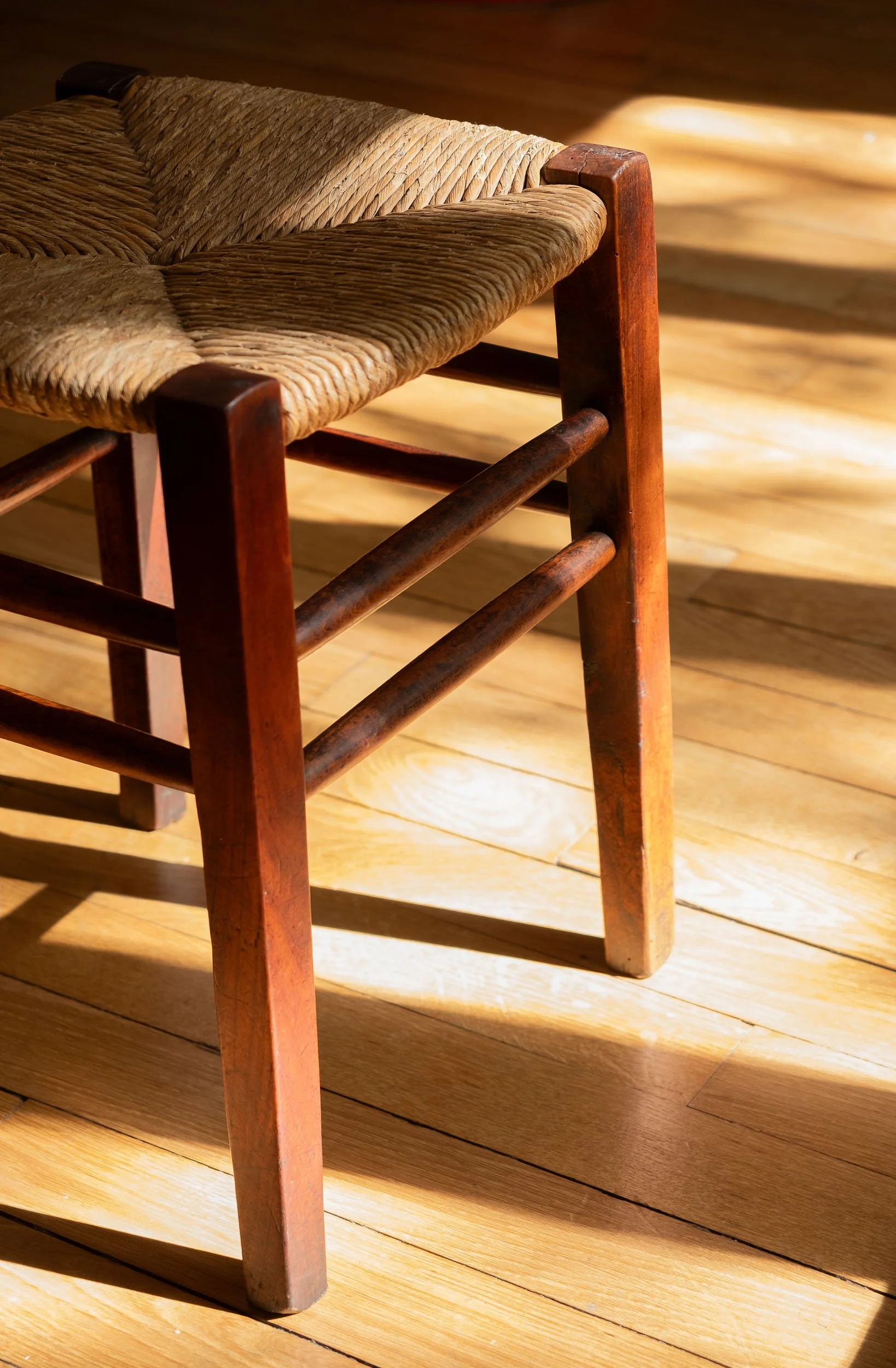 tabouret-vintage-bois-et-paille-Pupilles-Vintage-Rennes7.jpg