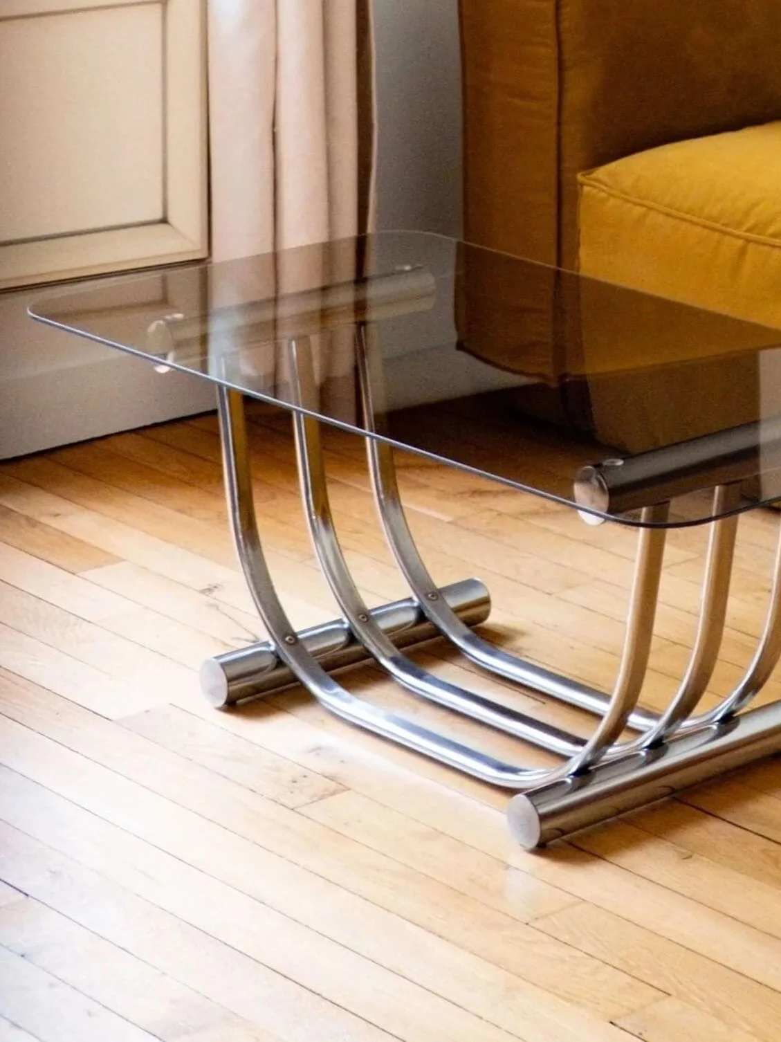 Table basse en métal chromé et verre fumé - Yves Boutboul, design années 70