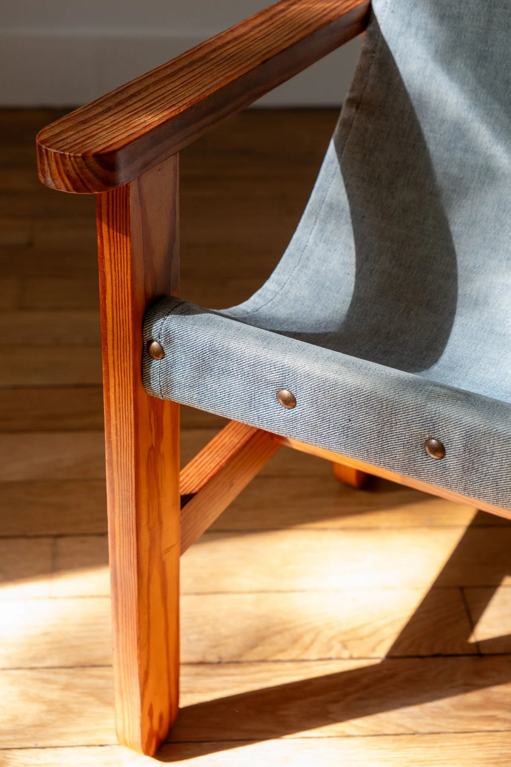 Chaise-enfant-vintage-bois-et-tissu-transat-fauteuil-Pupilles-Vintage-Rennes16.jpg