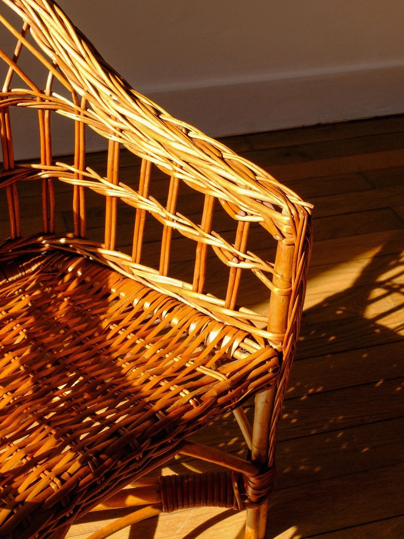 Fauteuil-pour-enfants-en-osier-tresse%CC%81-Pupilles-Vintage-Rennes10.jpg