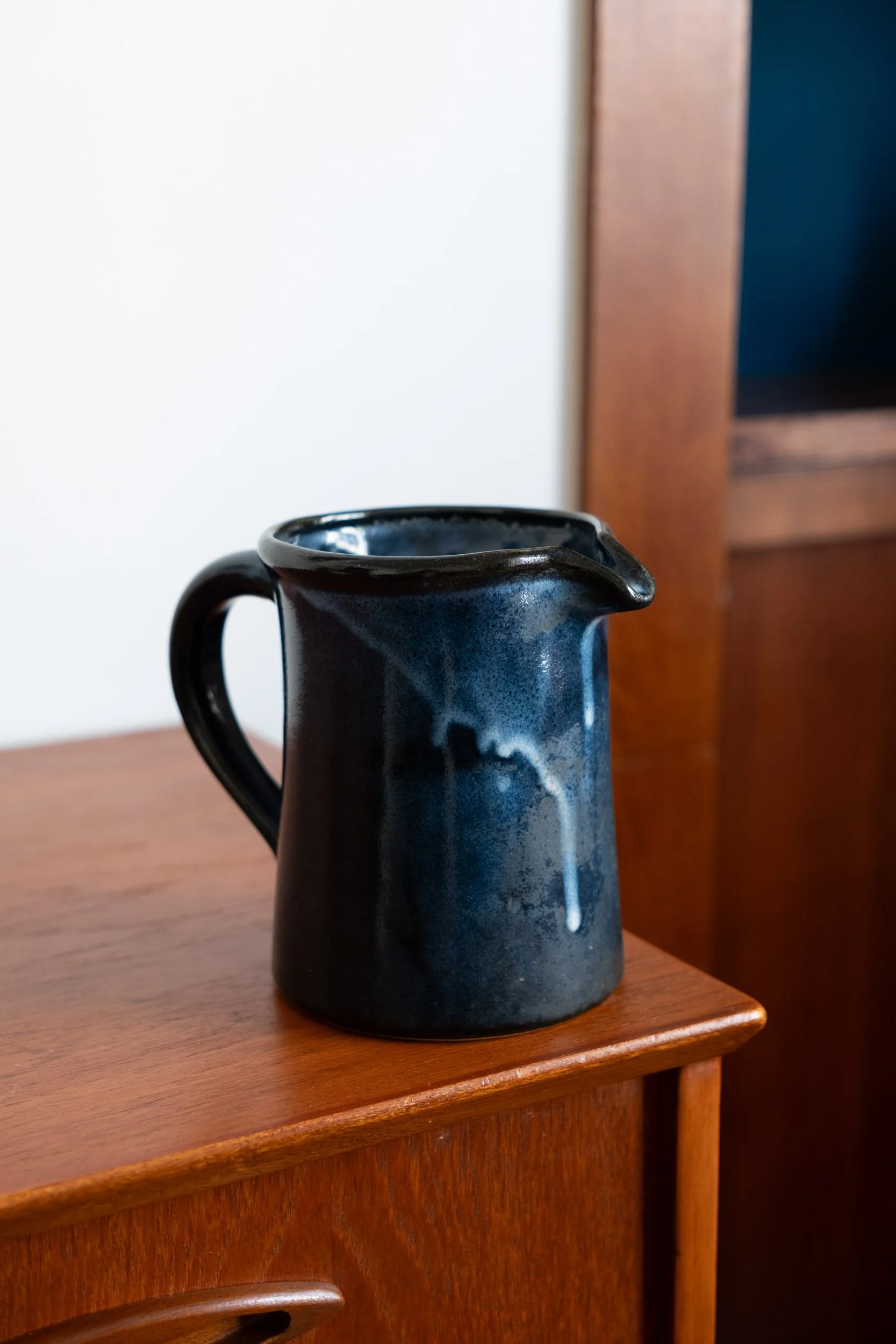 carafe-céramique-bleue-vintage-Pupilles-brocante-Rennes4.jpg