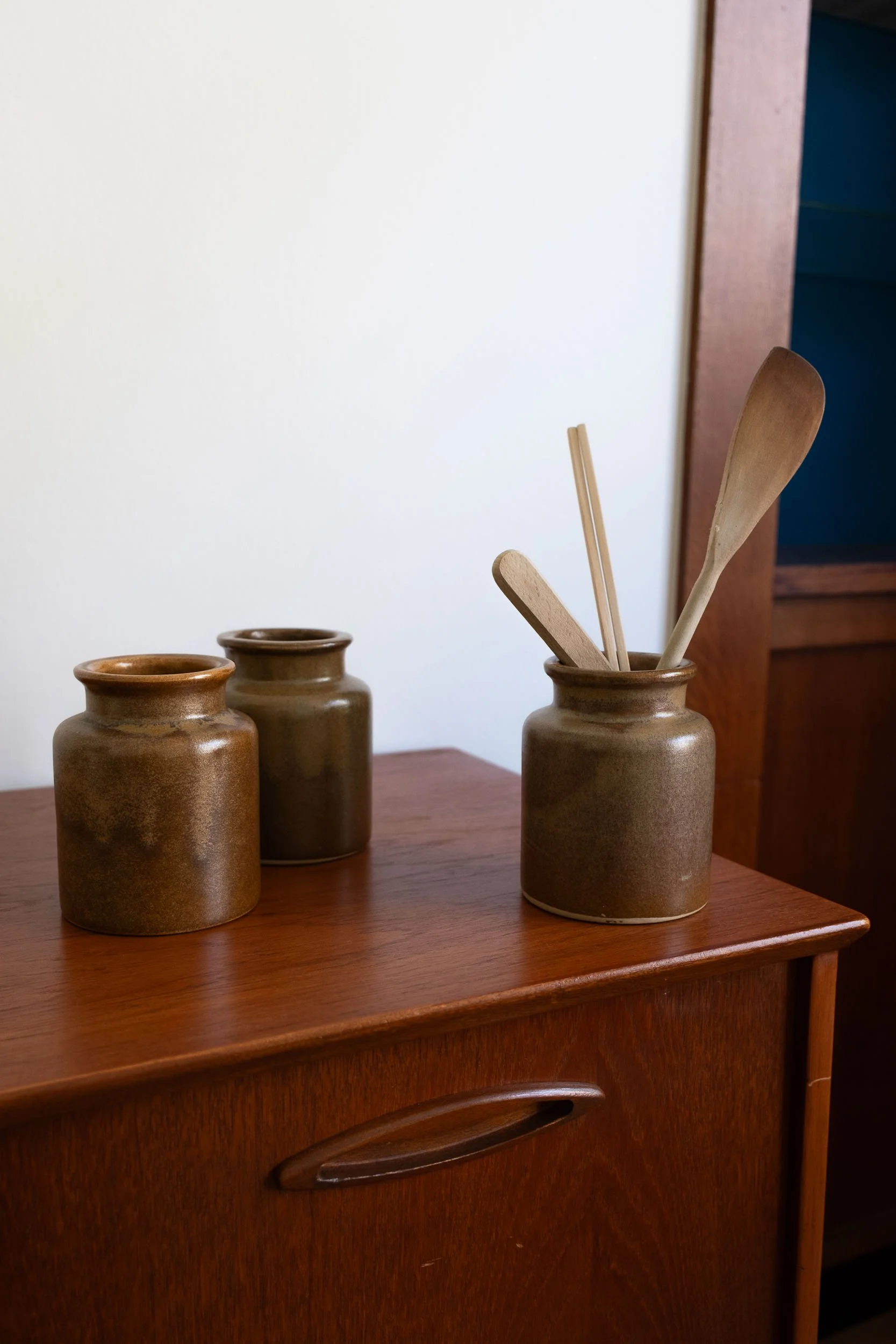 Pot-à-moutarde-en-grès-Pupilles-Vintage-Rennes7.jpg