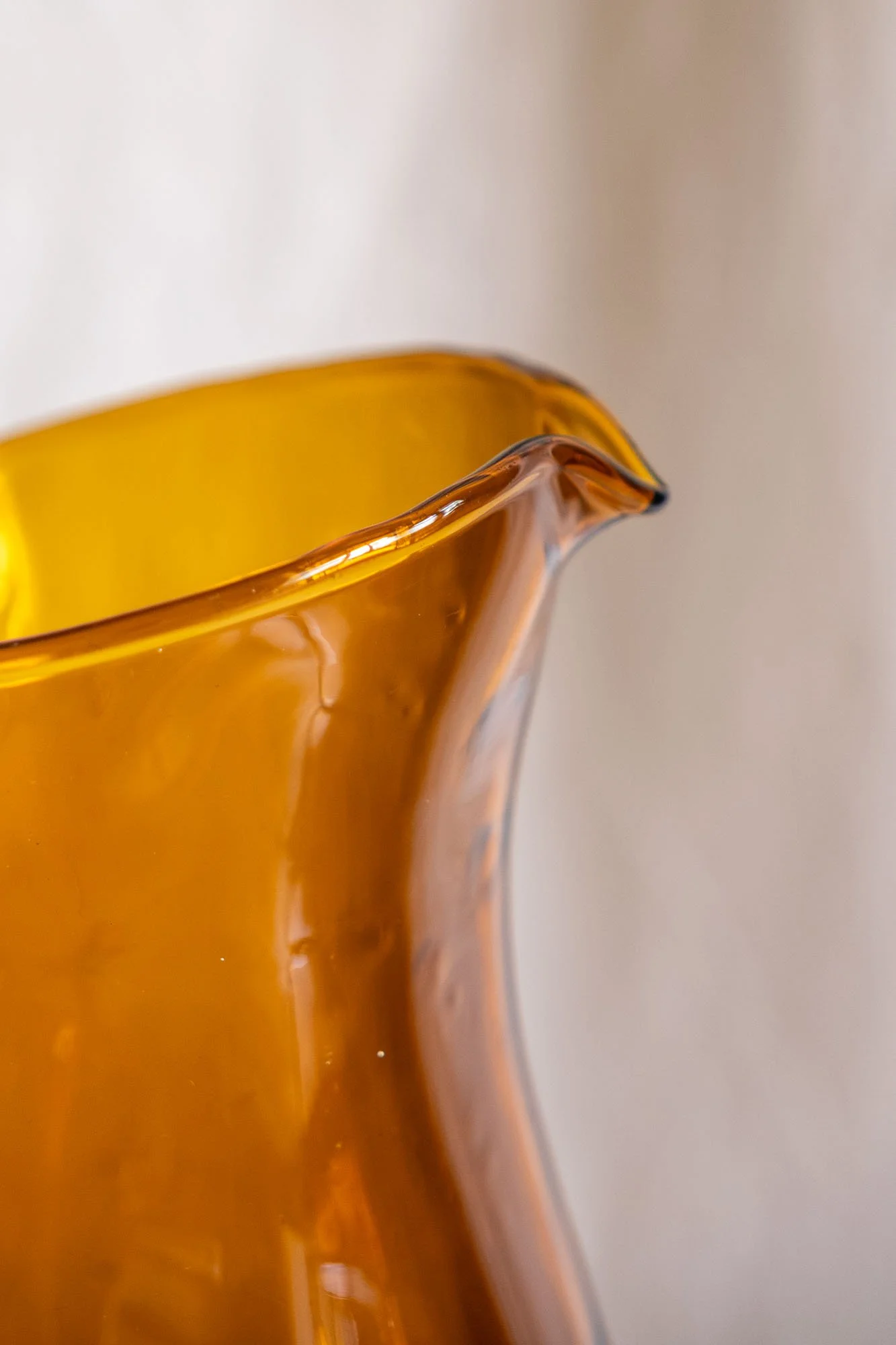 Carafe-verre-ambré-vintage-Pupilles-Vintage-Rennes6.jpg