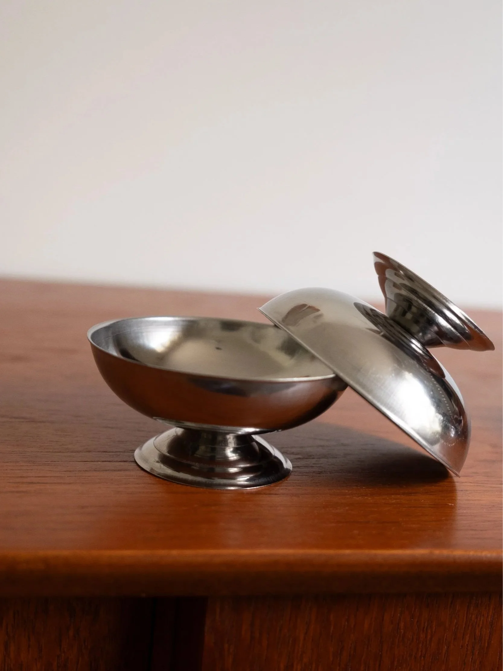 Ensemble de 4 coupes à glace en inox vintage à vendre par la brocante en ligne Pupilles vintage