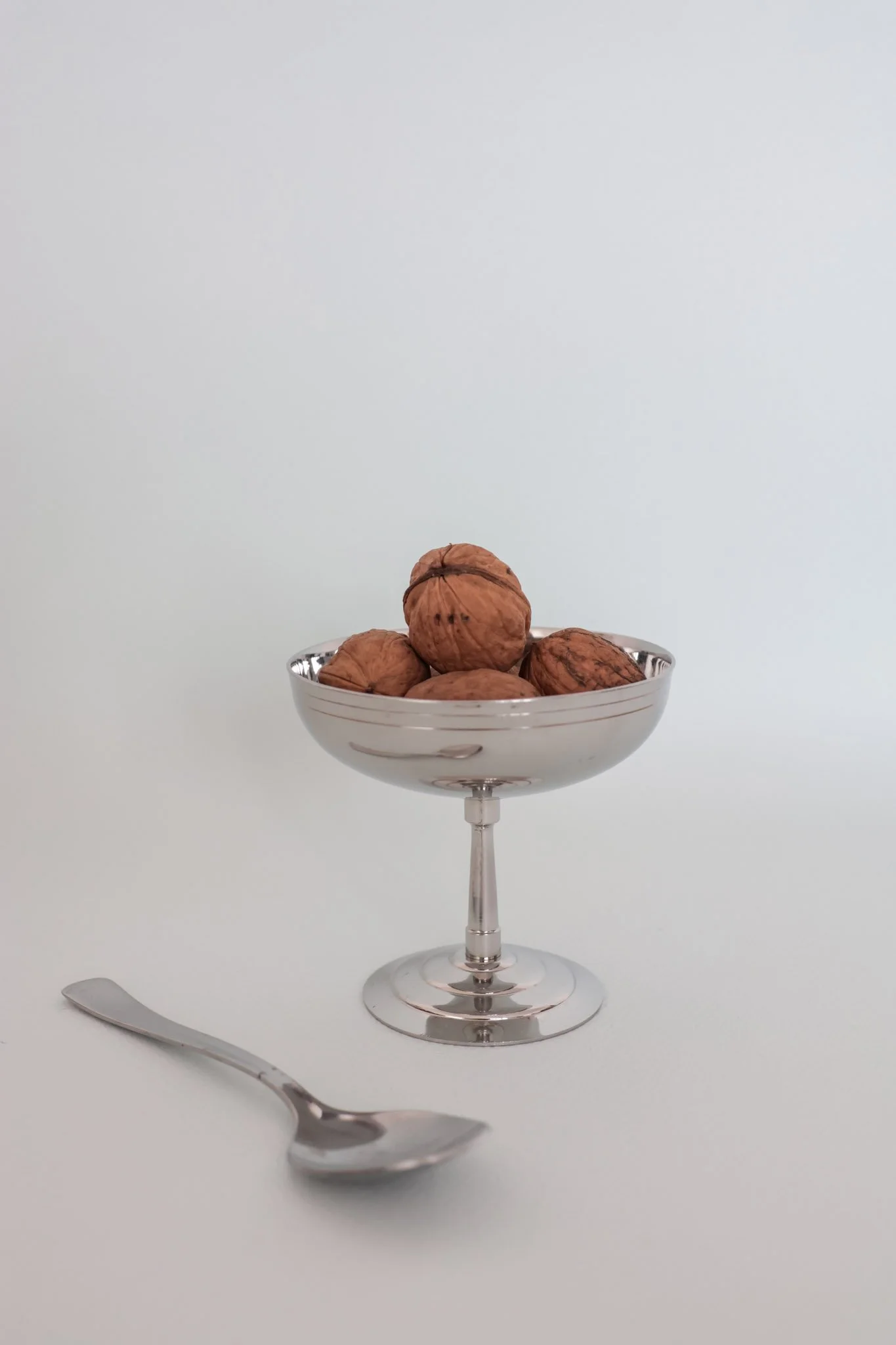 zoom sur une des coupes à glace en inox des années 70