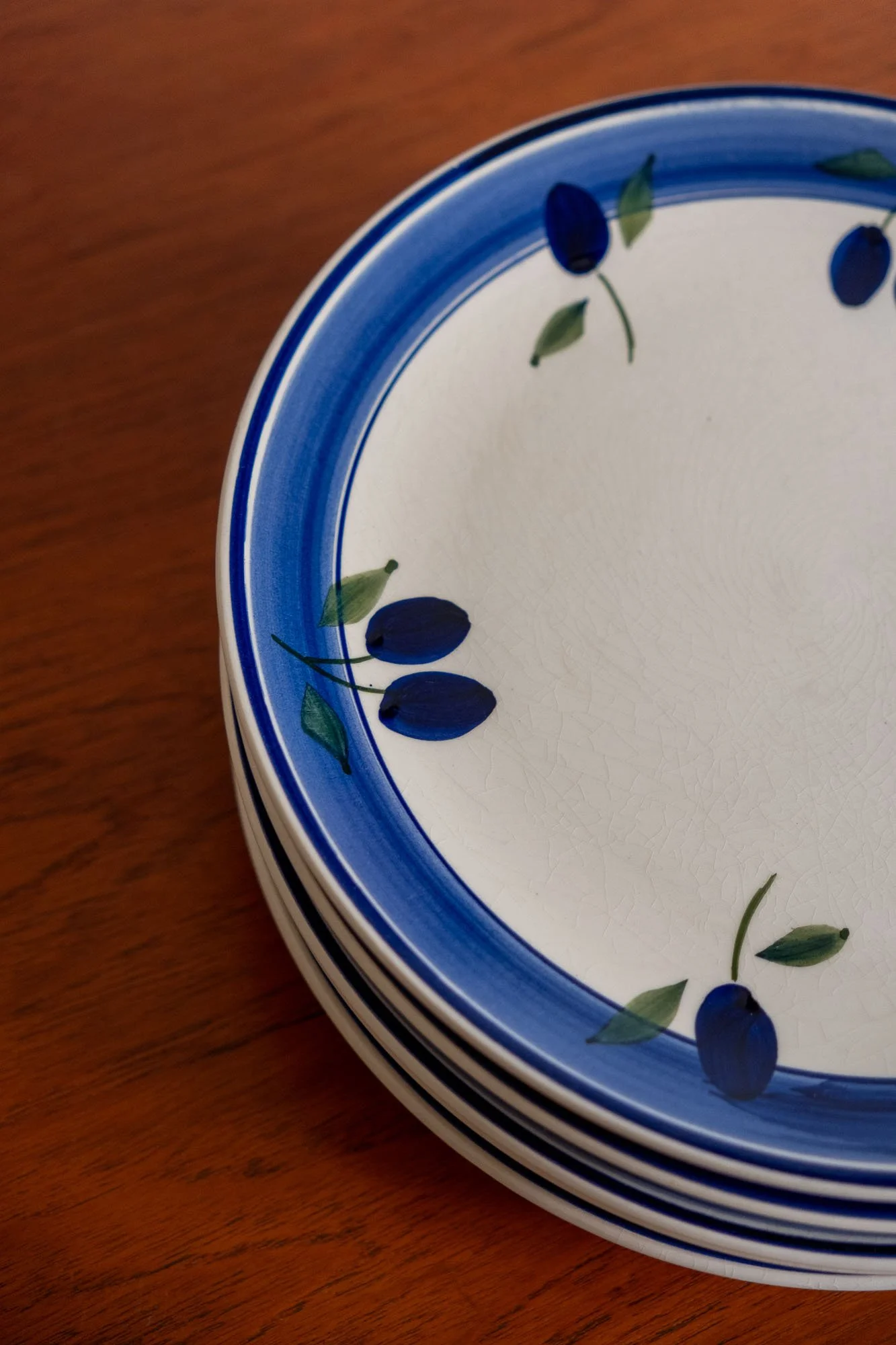 Assiettes-plates-cerises-vintage-Pupilles-Vintage-Rennes6.jpg
