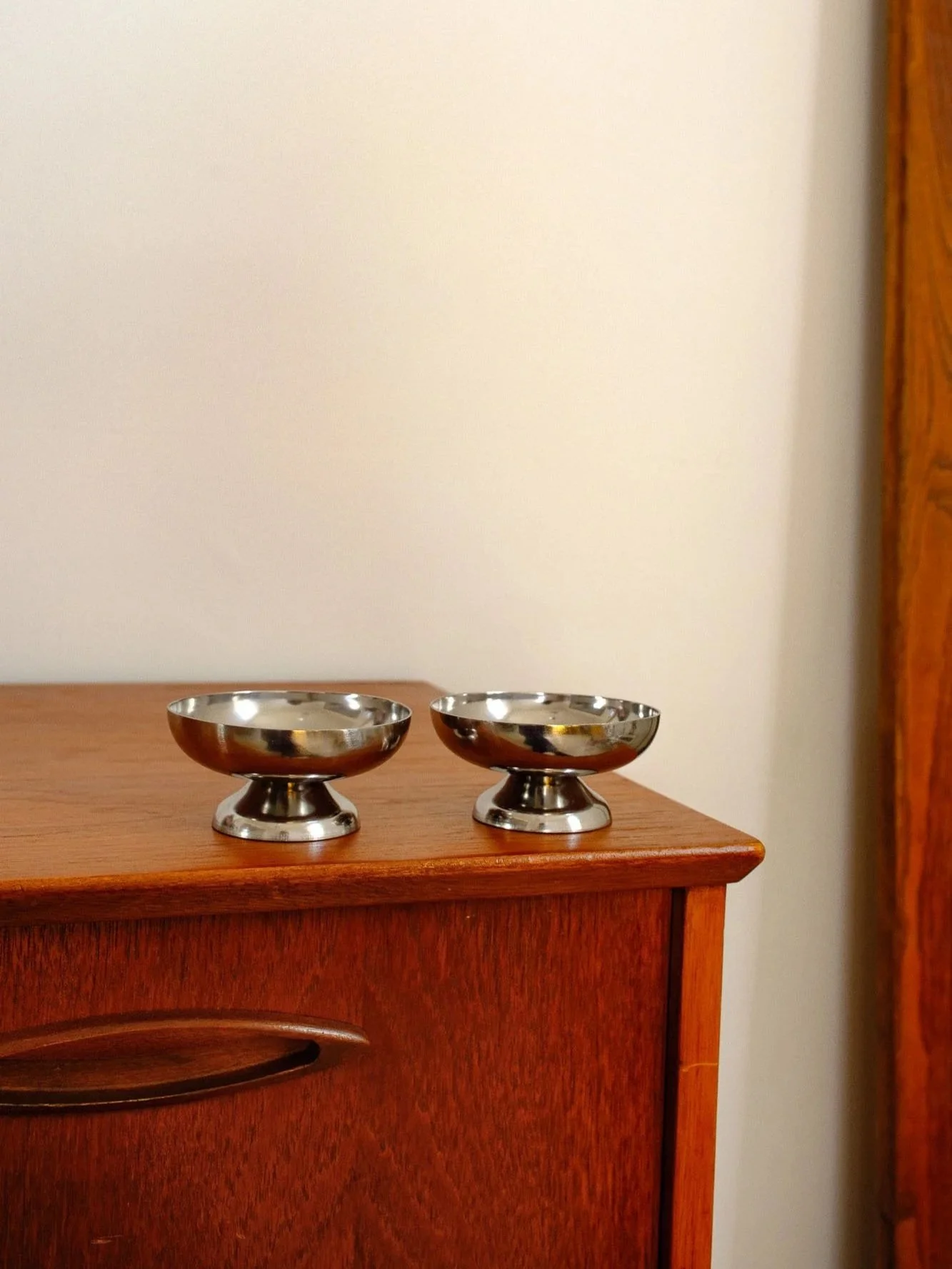 Coupes-a%CC%80-glace-en-inox-Pupilles-Vintage-Rennes4.jpg