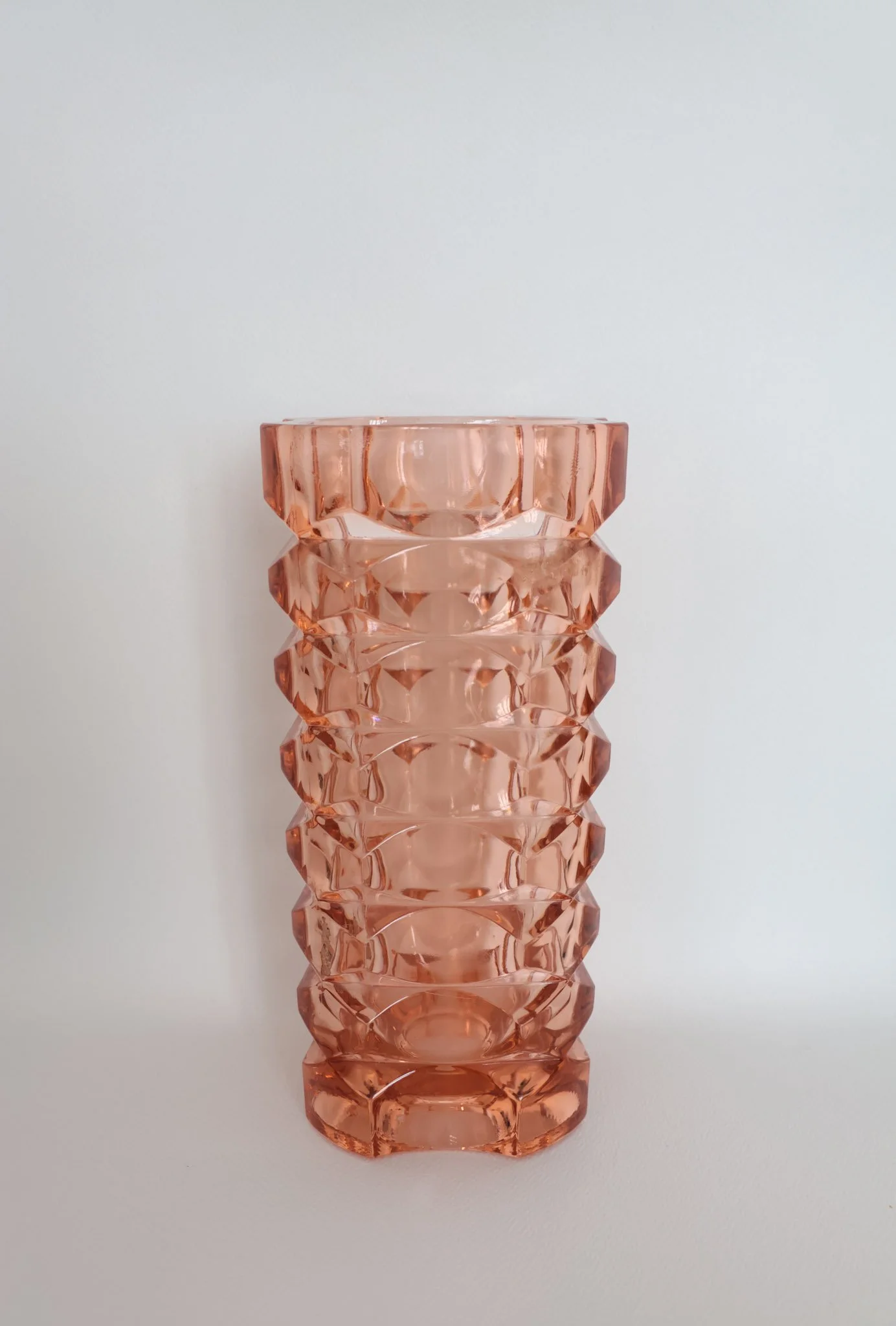 Vase en verre rose Windsor - Luminarc, années 70