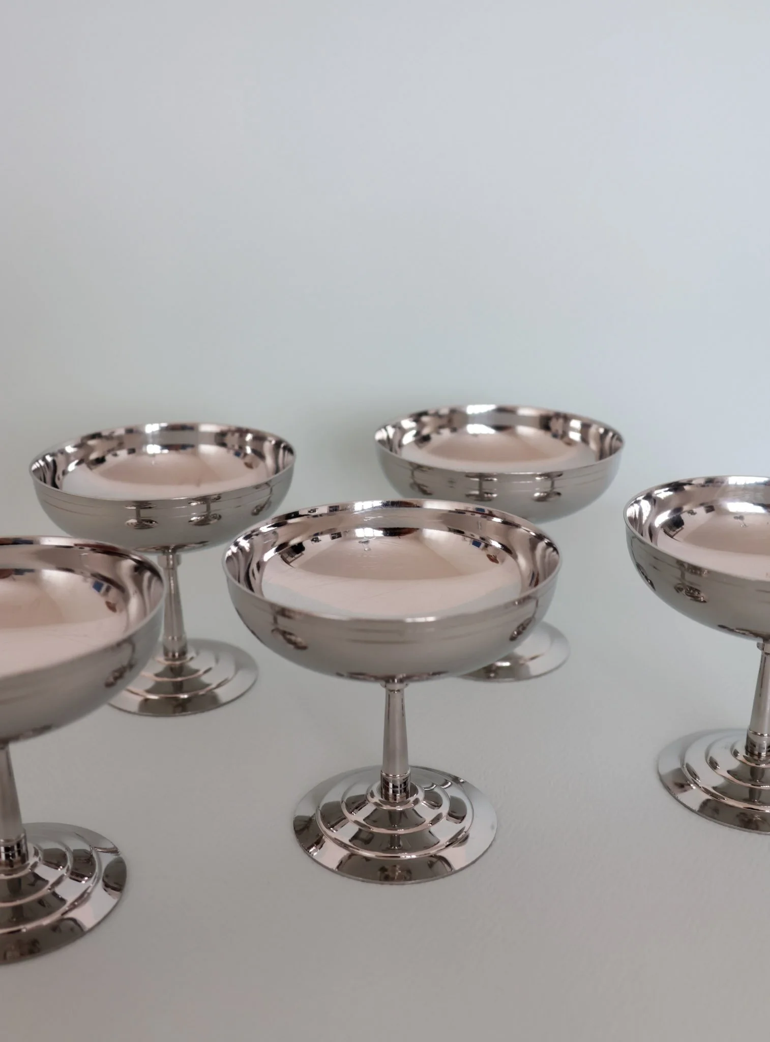 ensemble de six coupes à glace vintage en inox de la marque française Letang Remy design des années 70