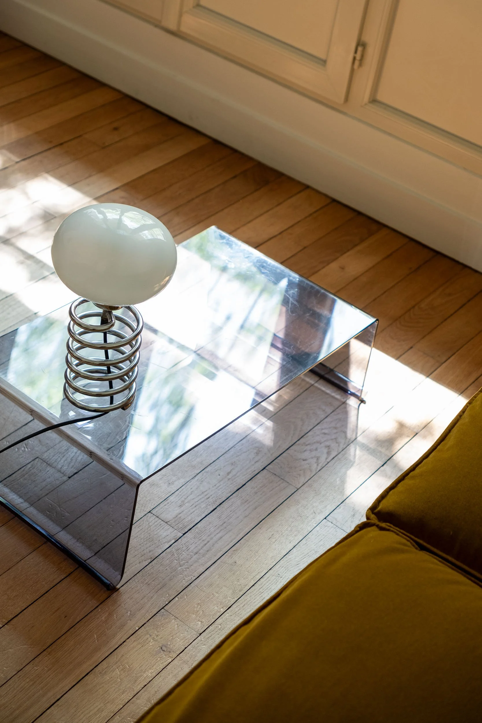table-basse-vintage-plexiglas-années-1970-Pupilles-Vintage-Rennes8.jpg