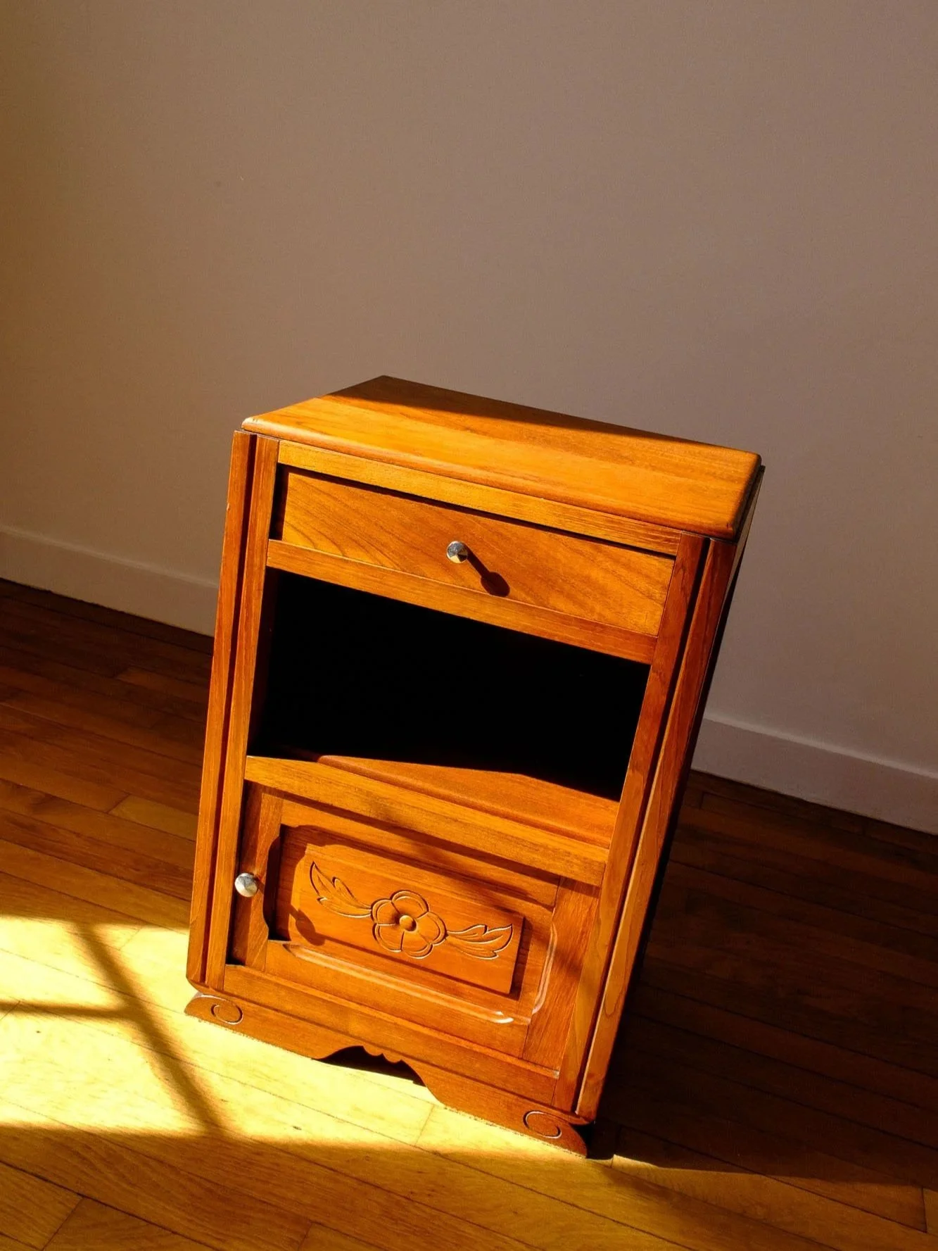 Chevet-en-bois-de%CC%81cor-Art-De%CC%81co-Pupilles-Vintage-Rennes4.jpg