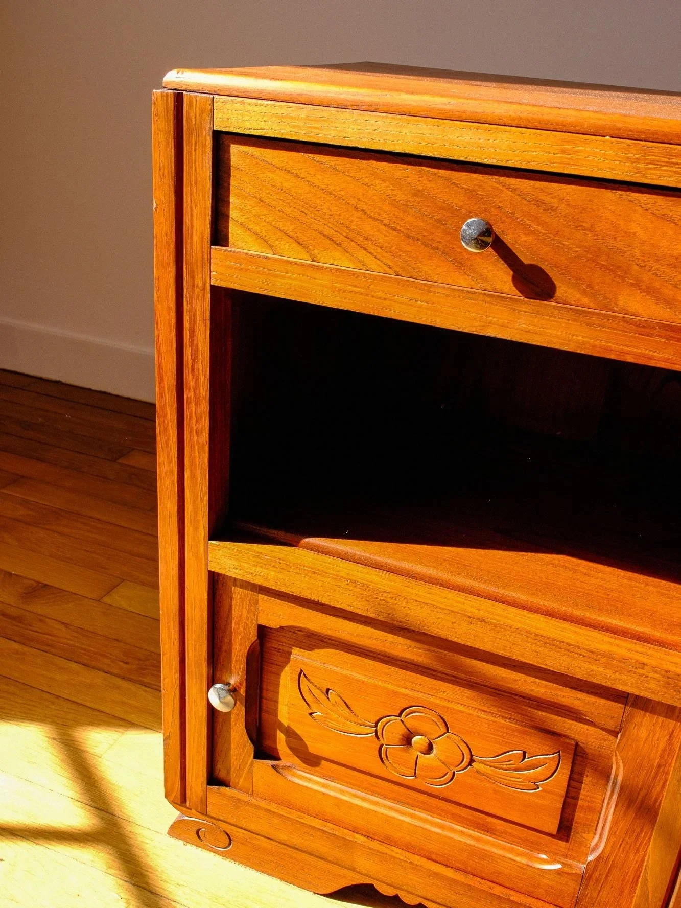 Chevet-en-bois-de%CC%81cor-Art-De%CC%81co-Pupilles-Vintage-Rennes5.jpg