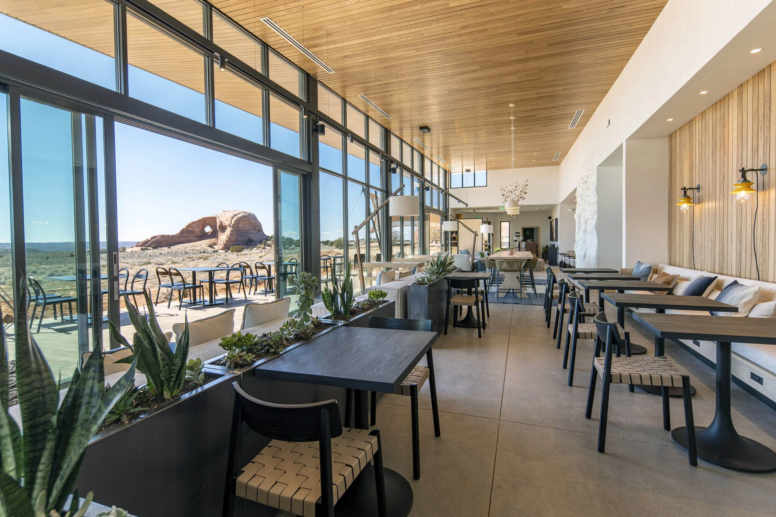 Dining, Lobby Area.jpg