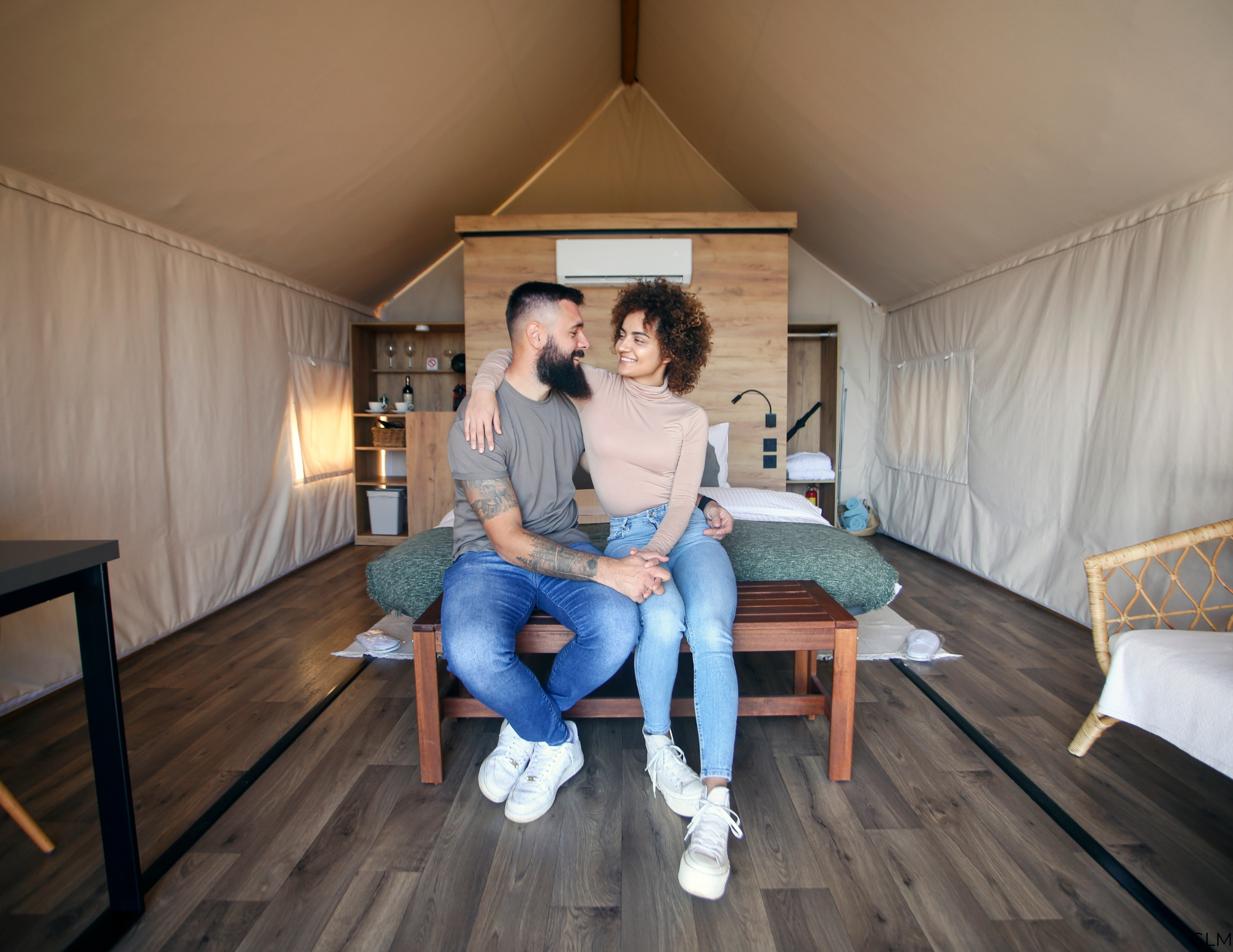 How to Plan a Glamping Trip You and Your Partner Will Both Enjoy
