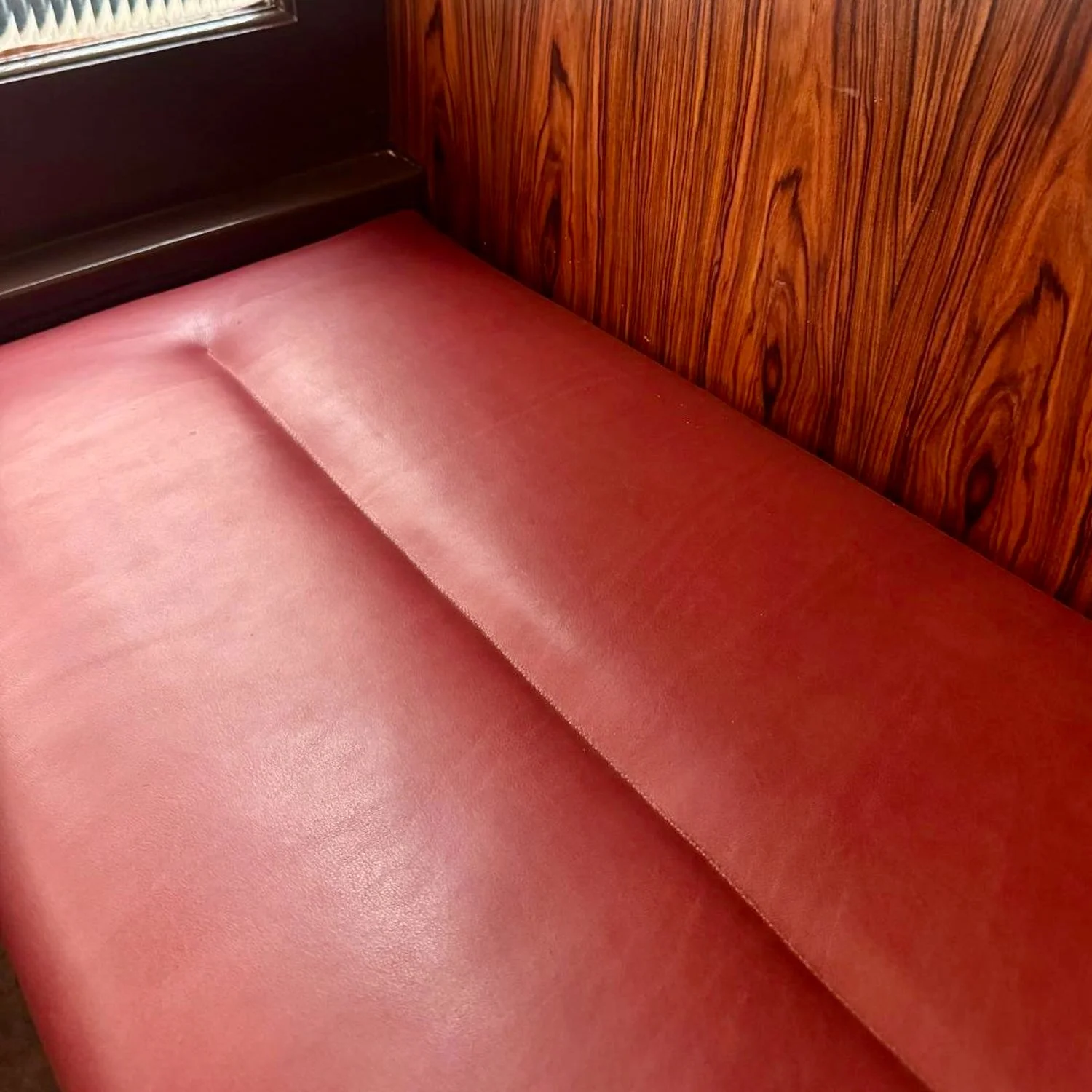 British-Pasture-Leather-our-work-restaurants-6.jpg