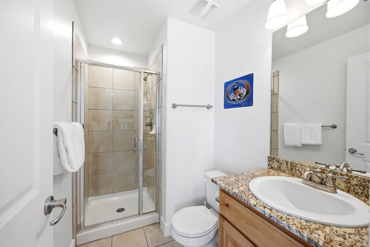 24 - 5655 Oslo Lane.jpg