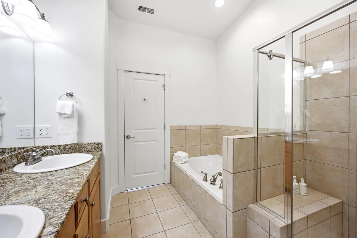 16 - 5655 Oslo Lane.jpg