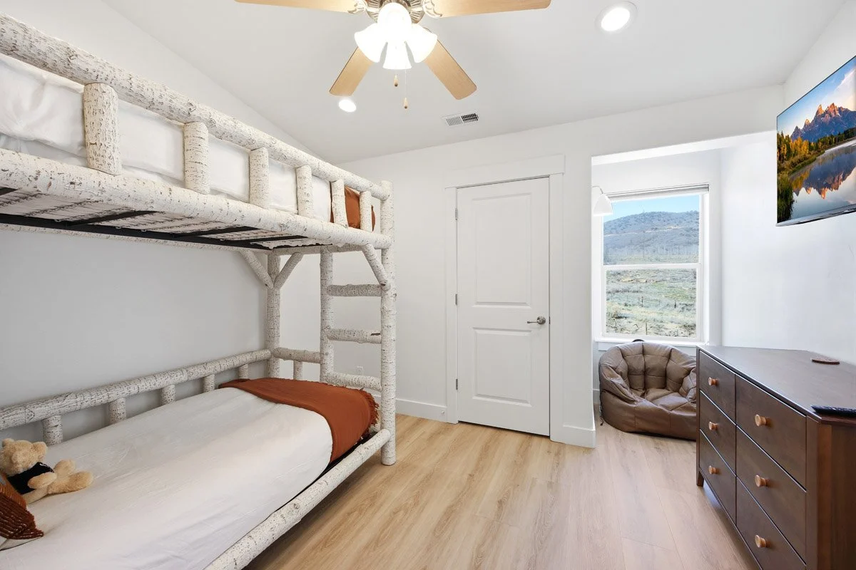 20 - 5655 Oslo Lane.jpg