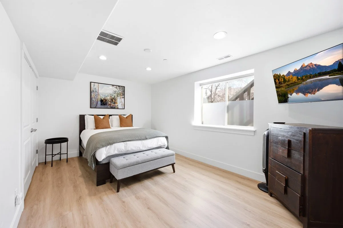 23 - 5655 Oslo Lane.jpg