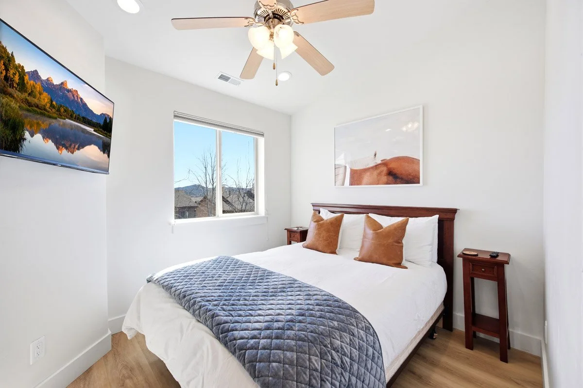 19 - 5655 Oslo Lane.jpg