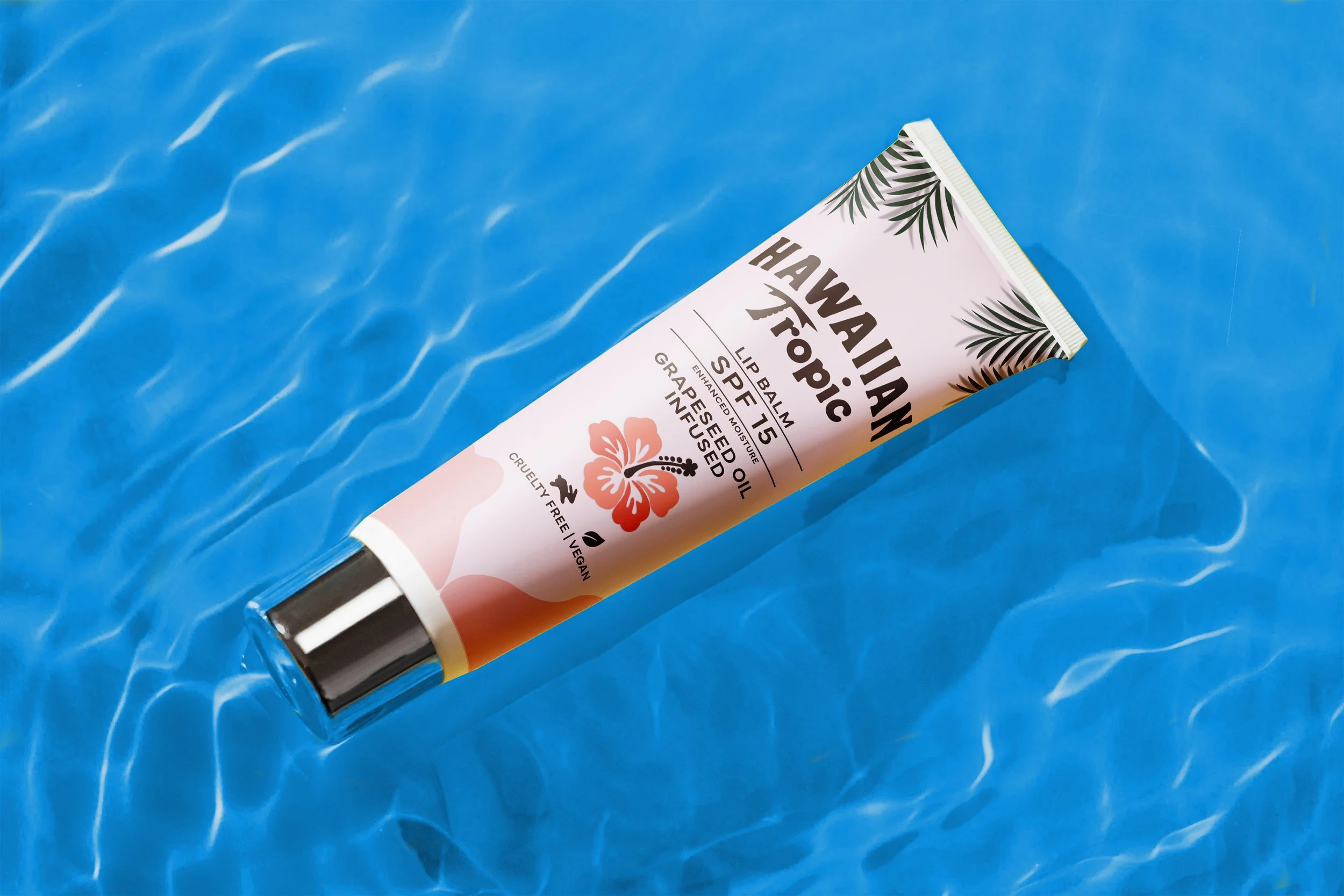 Cosmetic_Tube_in_Water2.jpg