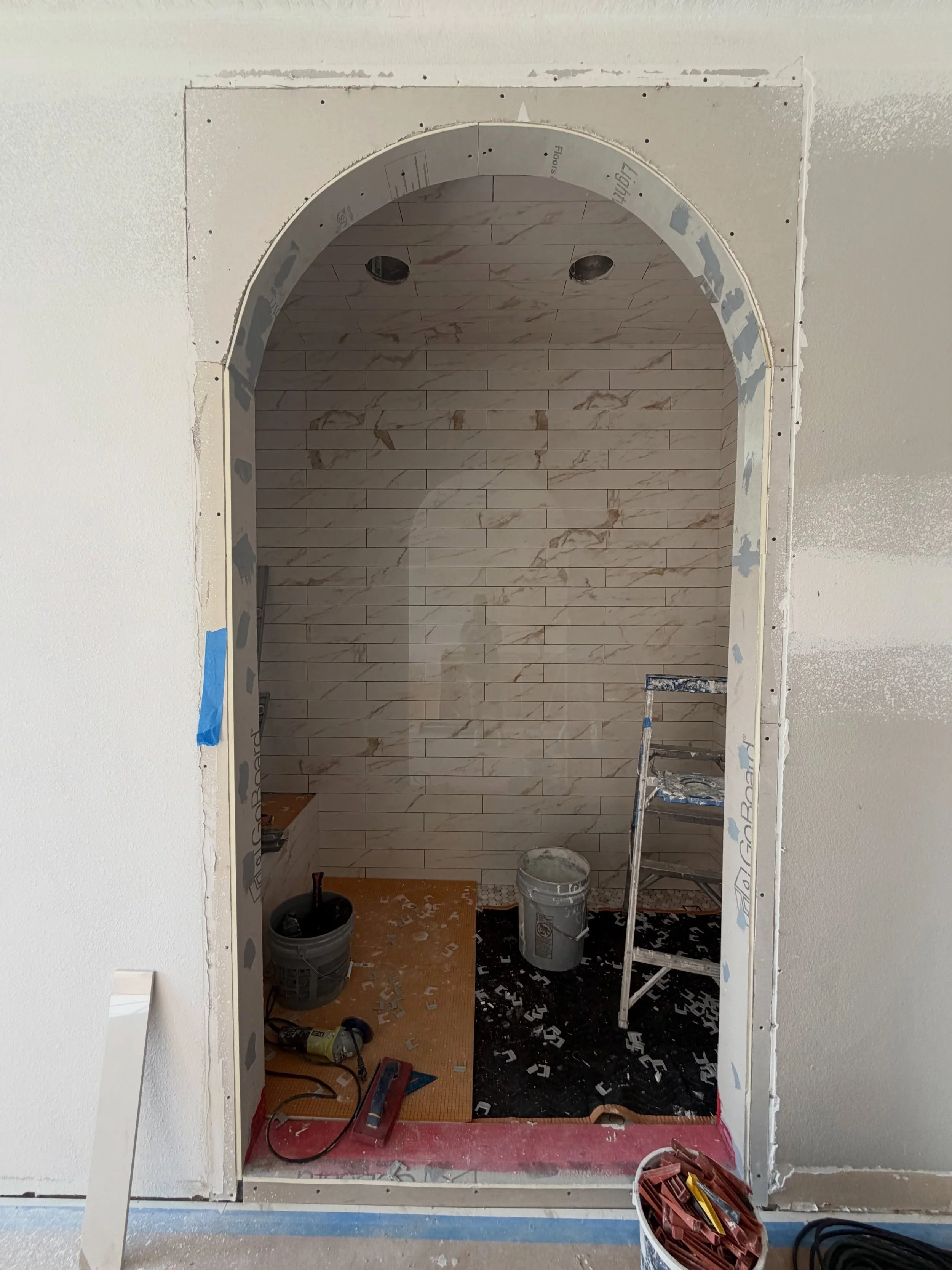Monday at RJI 🤍

We started the morning at #218Isle with a walkthrough to check on progress, see how the tile installation and lighting are coming together.

We were excited to finally get a pair of custom sconces installed after waiting more than e