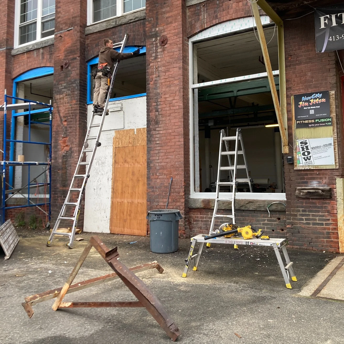 Windows going in