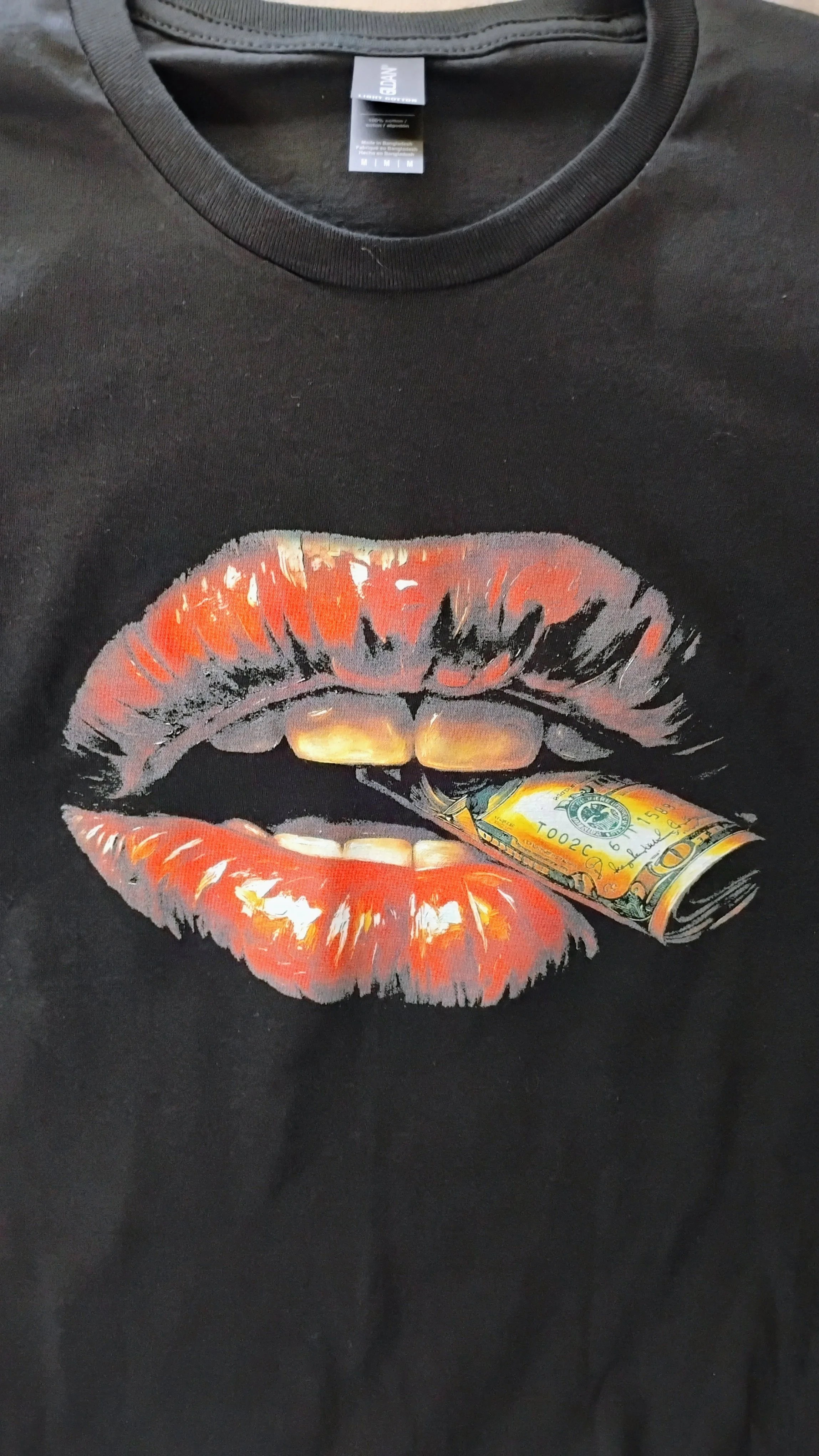 Bold Lips Graphic T-Shirt