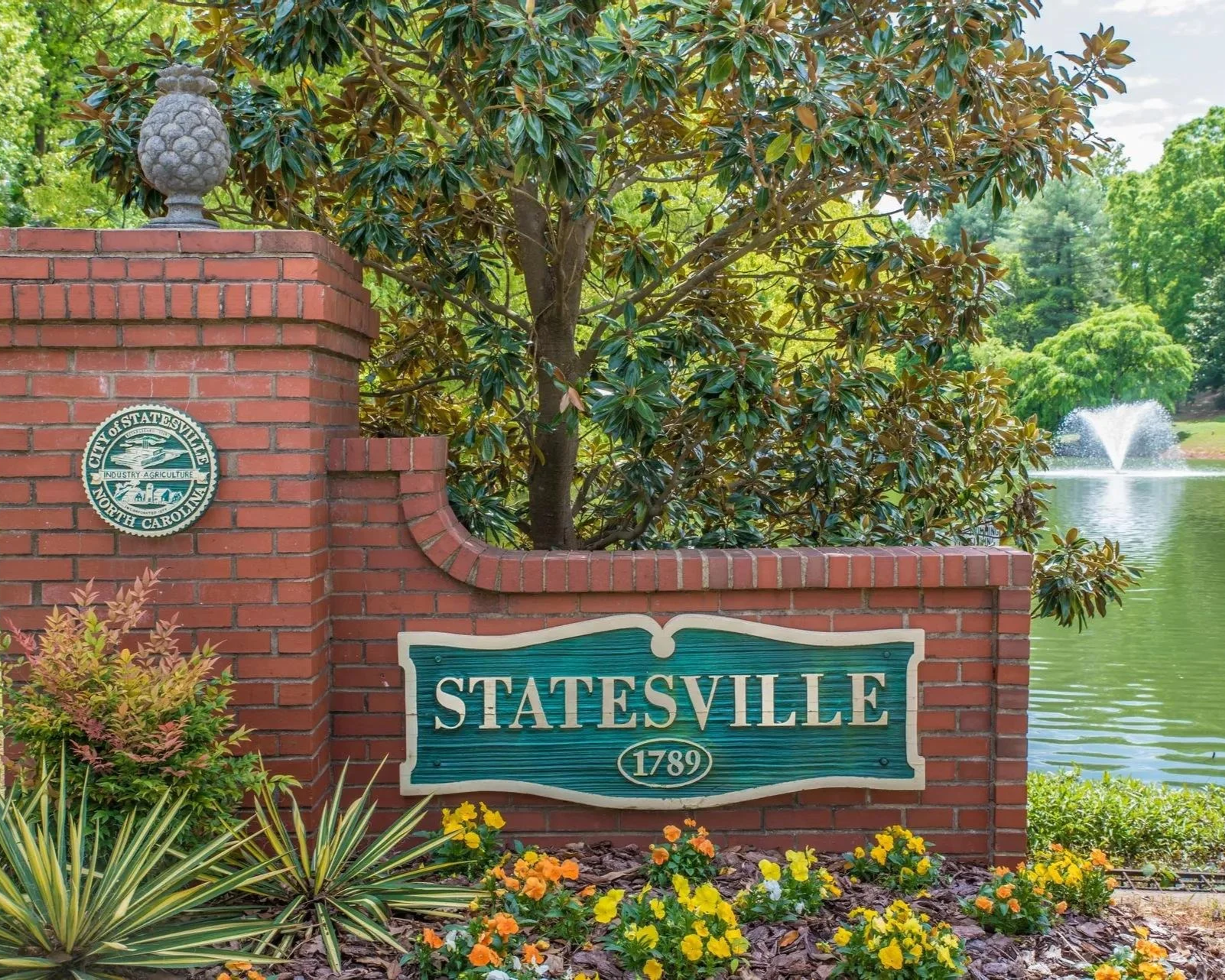 Serving landscaping businesses in Statesville North Carolina with structured bookkeeping and cash flow support