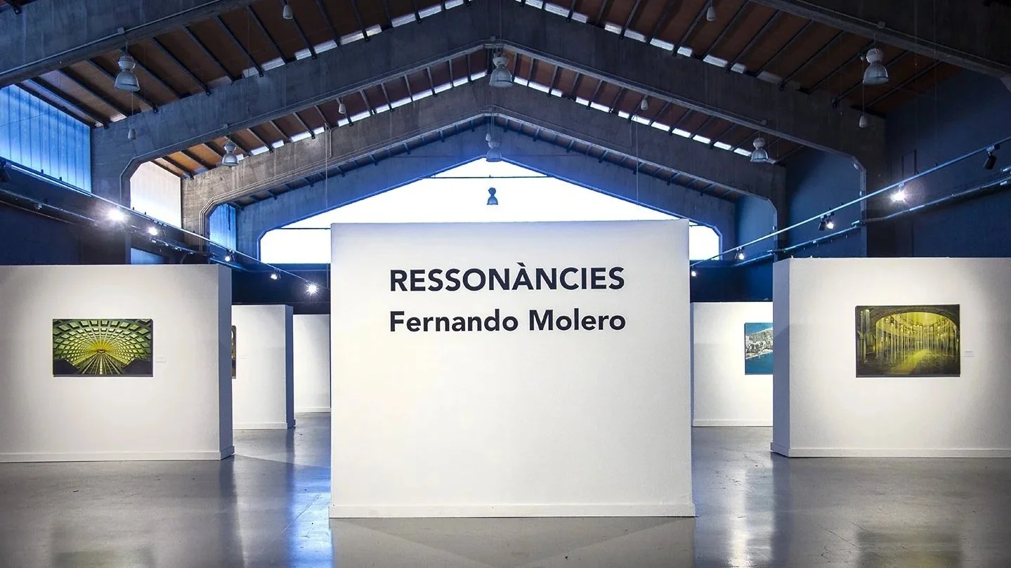 Installation view of “Ressonàncies” by Fernando Molero, featuring architectural exhibition space with large-scale paintings exploring light, atmosphere and spatial perception