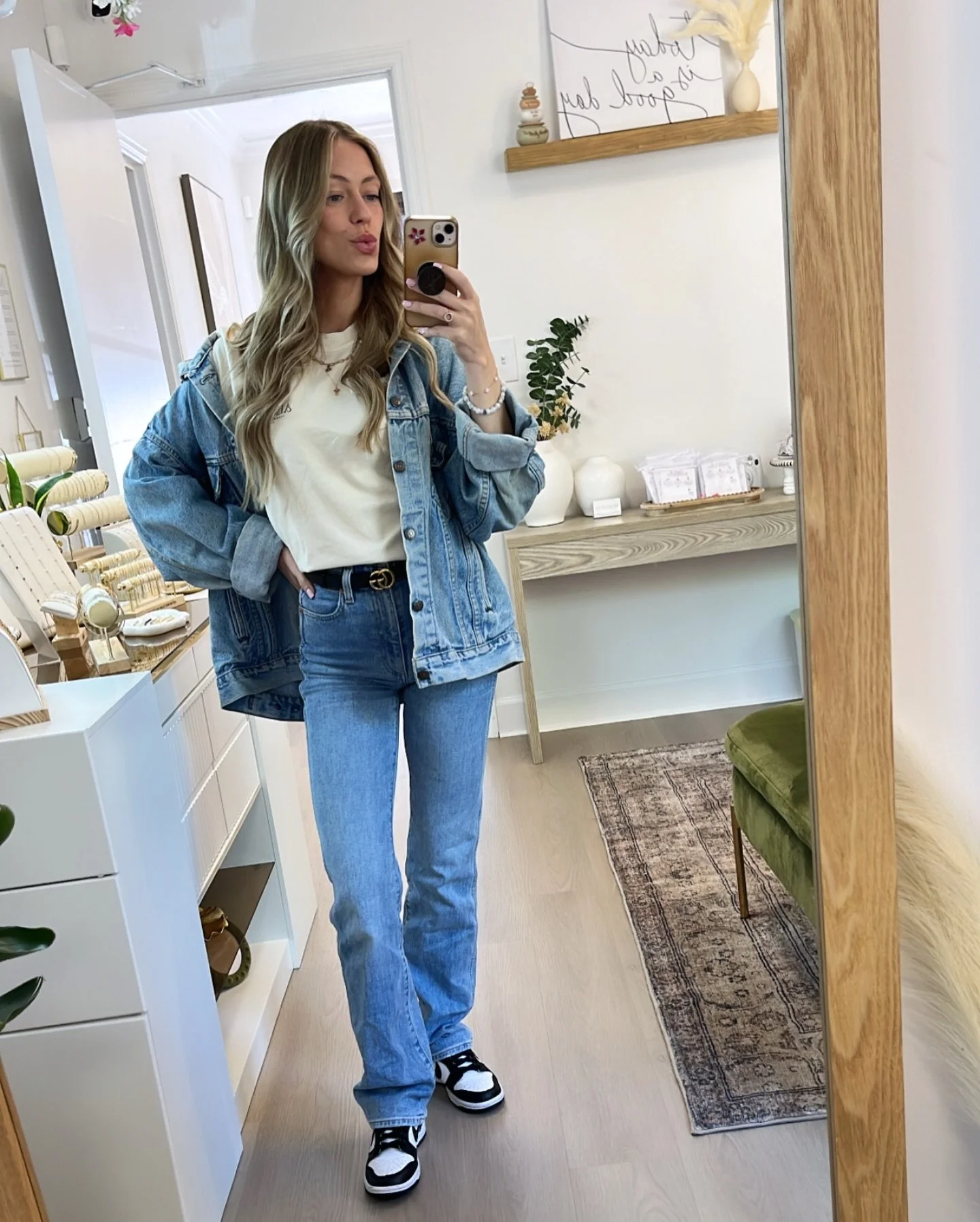 ONE YEAR with this one 🥹👑

I met Kelsey at a GHF event she was coordinating. Her energy was so unmatched that I pulled her aside on the spot and told her I needed her on my team. We both laughed and a month later she reached out and asked if I was 