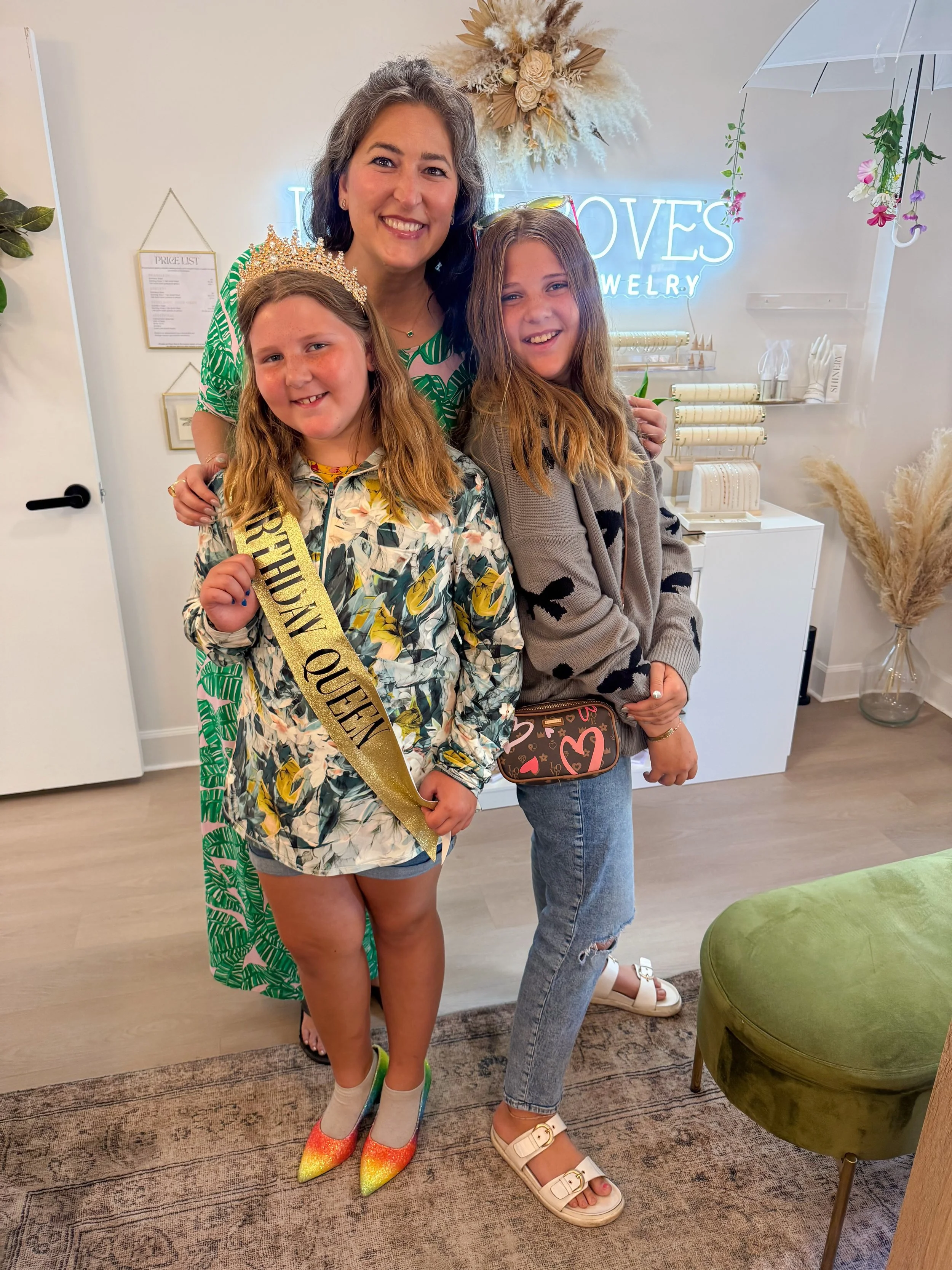 Still figuring out what to do this summer? 

This. 👑 A birthday, a sister, and a bracelet she picked herself. She turned 10 and her aunt made sure she felt every bit of it. 

That&rsquo;s the kind of summer memory we live for here. 💫

Tag your pers