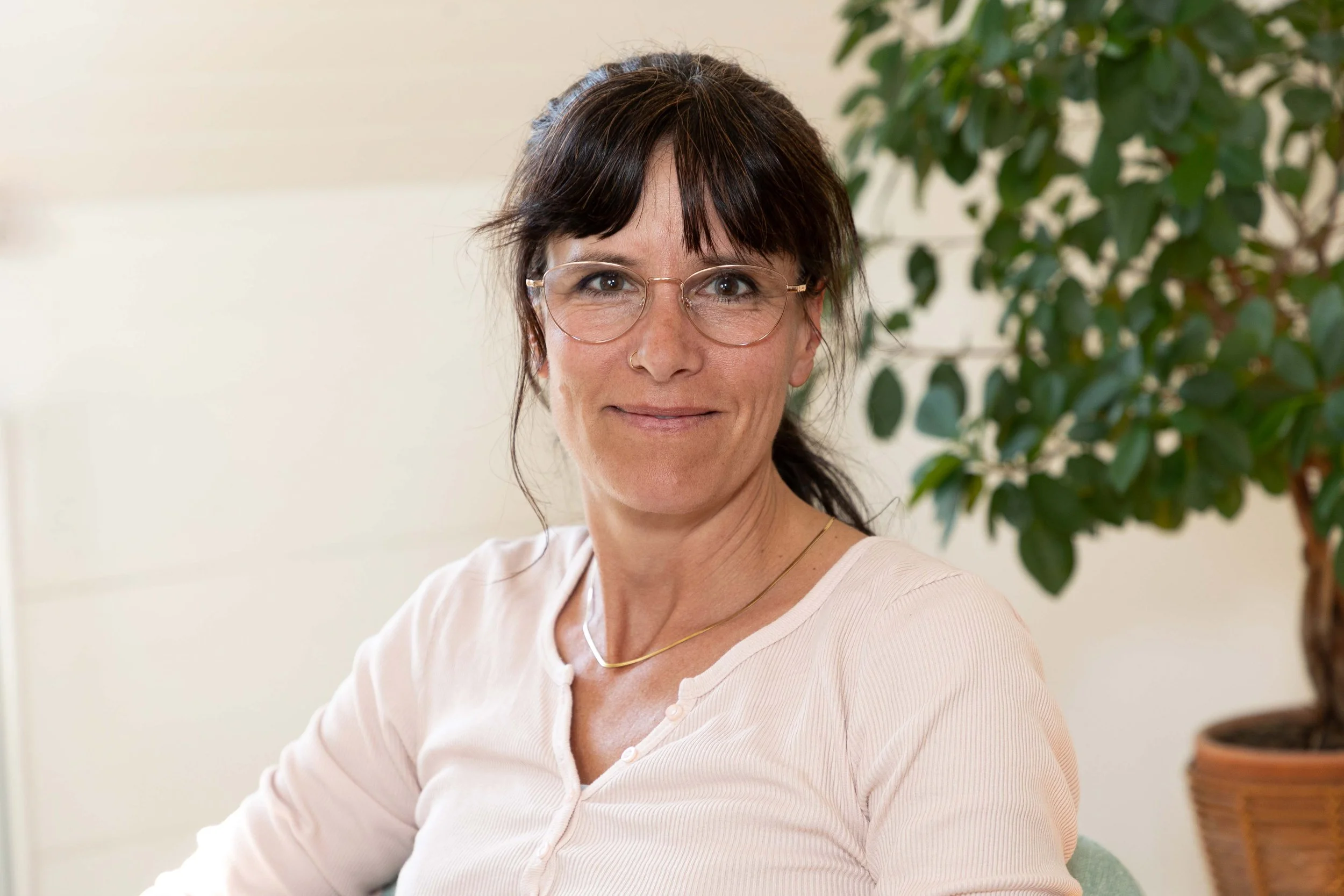 Ursina Wick Naturheilpraktikerin Fachrichtung TCM Praxis für Akupunktur und Chinesische Medizin Akupunktur, Tuina-Massage, Pflanzenheilkunde Prozessbegleitung IBP