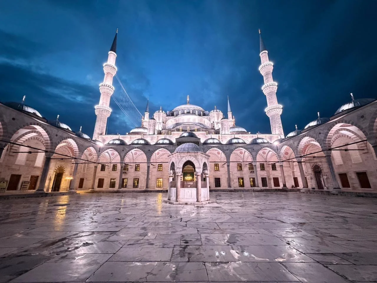 Blue mosque at 5 am