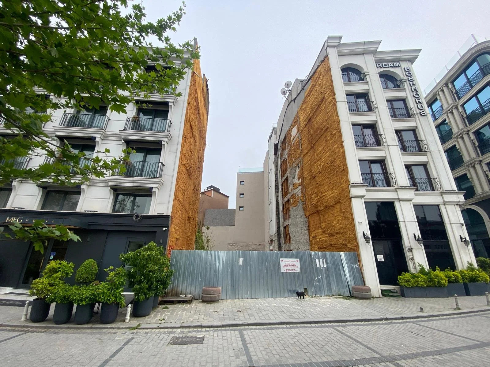 Piece of building looks like a slice was removed like a cake
