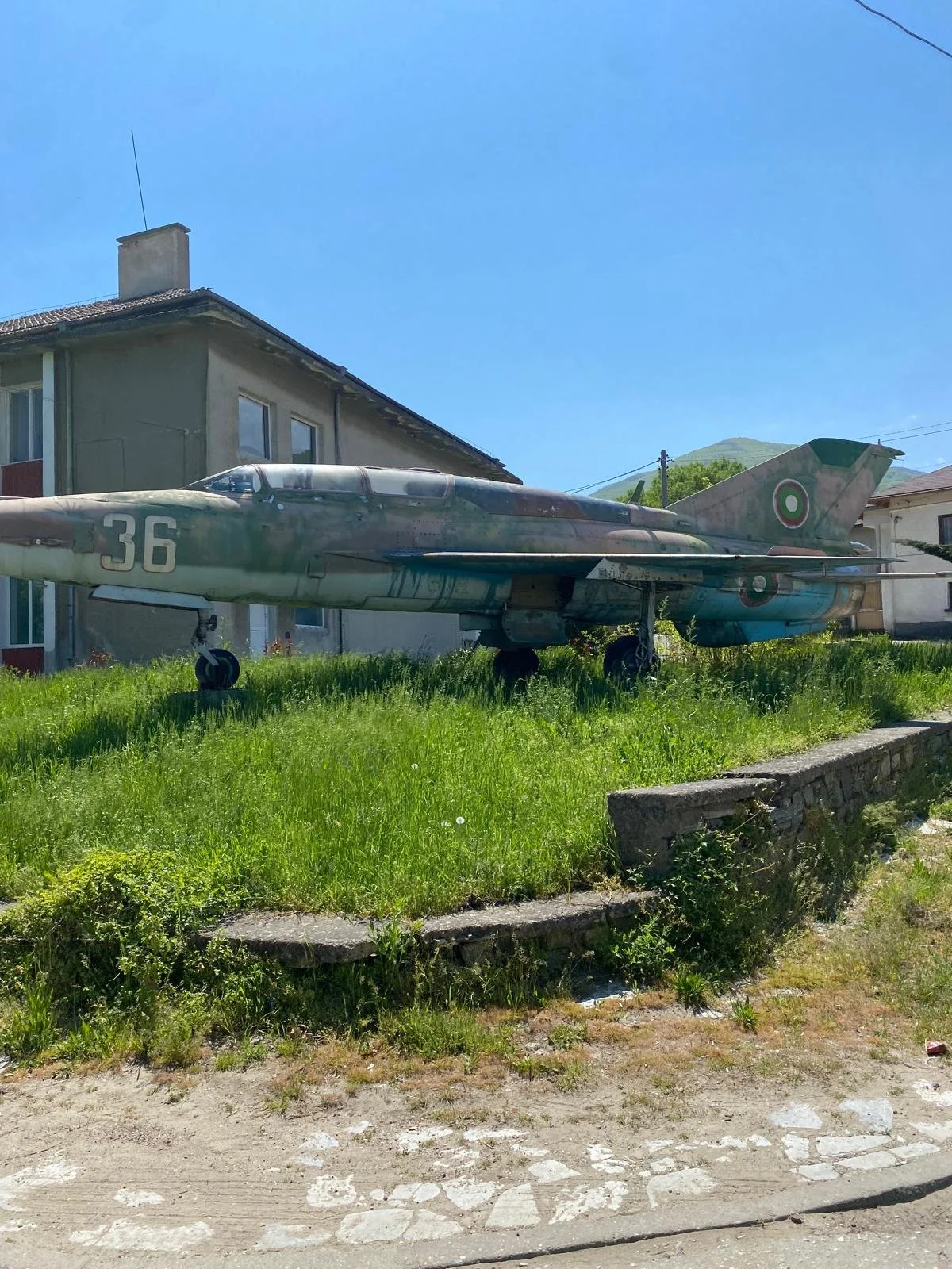 Local school’s fighter jet