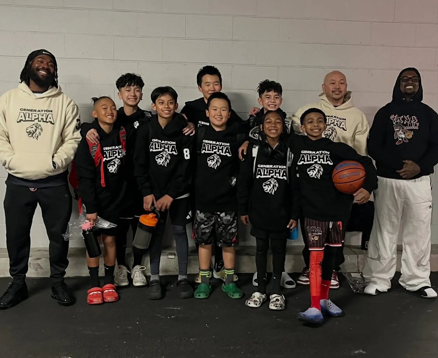 @genalphahoops squad in their custom hoodies!!

🏀 Puff print team logo
🏀 Puff print jersey number on sleeve

Designed to stand out. Built for team pride.

📩 DM us for custom apparel for your team, school, or organization.

#teamhoodies #customappa