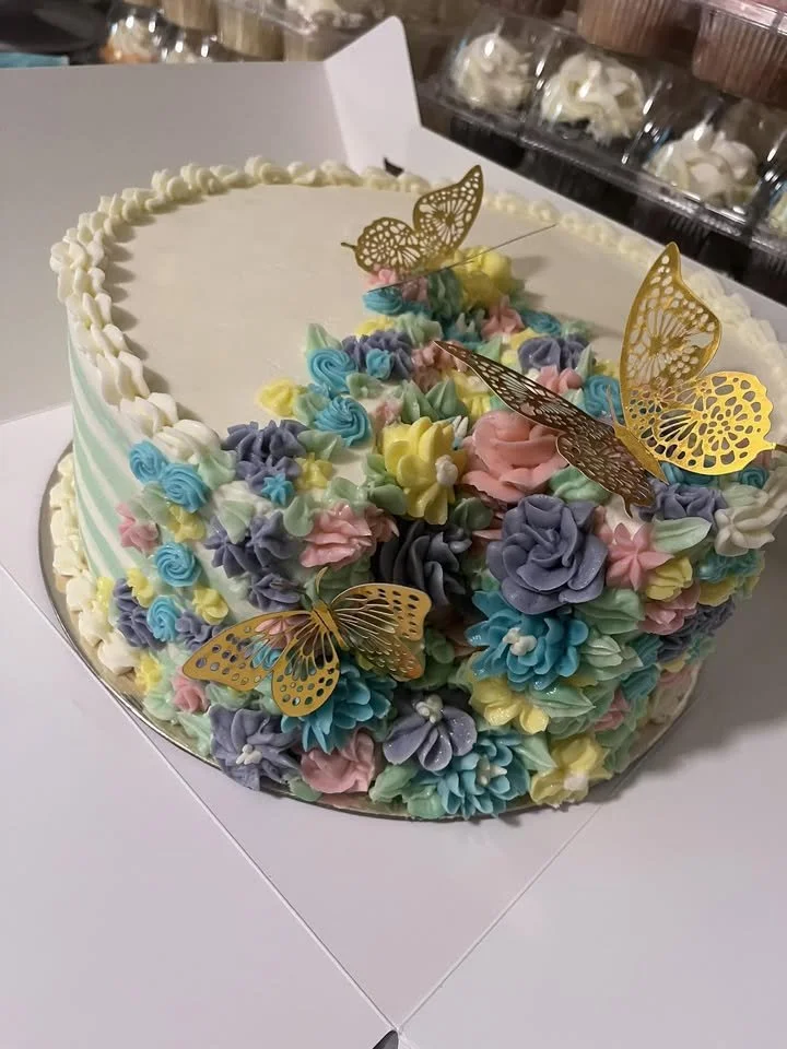 open floral cake.jpg