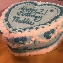 vintage heart 21 cake.jpg