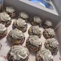 black and gold sprinkle TP.jpg