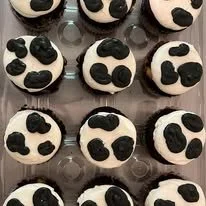 cow print cupcakes.jpg