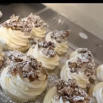 burnt almond creme cupcakes.jpg