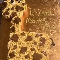giraffe baby shower cupcake cake.jpg