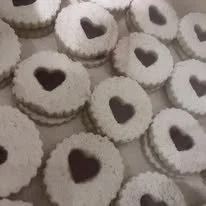 rasp linzers.jpg