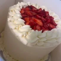 straw cream cake.jpg