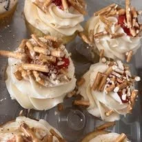 straw pretzel gourmet cupcakes.jpg