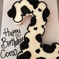 cow 2 cupcake cake.jpg