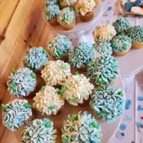 blue and white hydrangea cupcakes.jpg