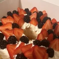 fruit toppped angel food cake2.jpg