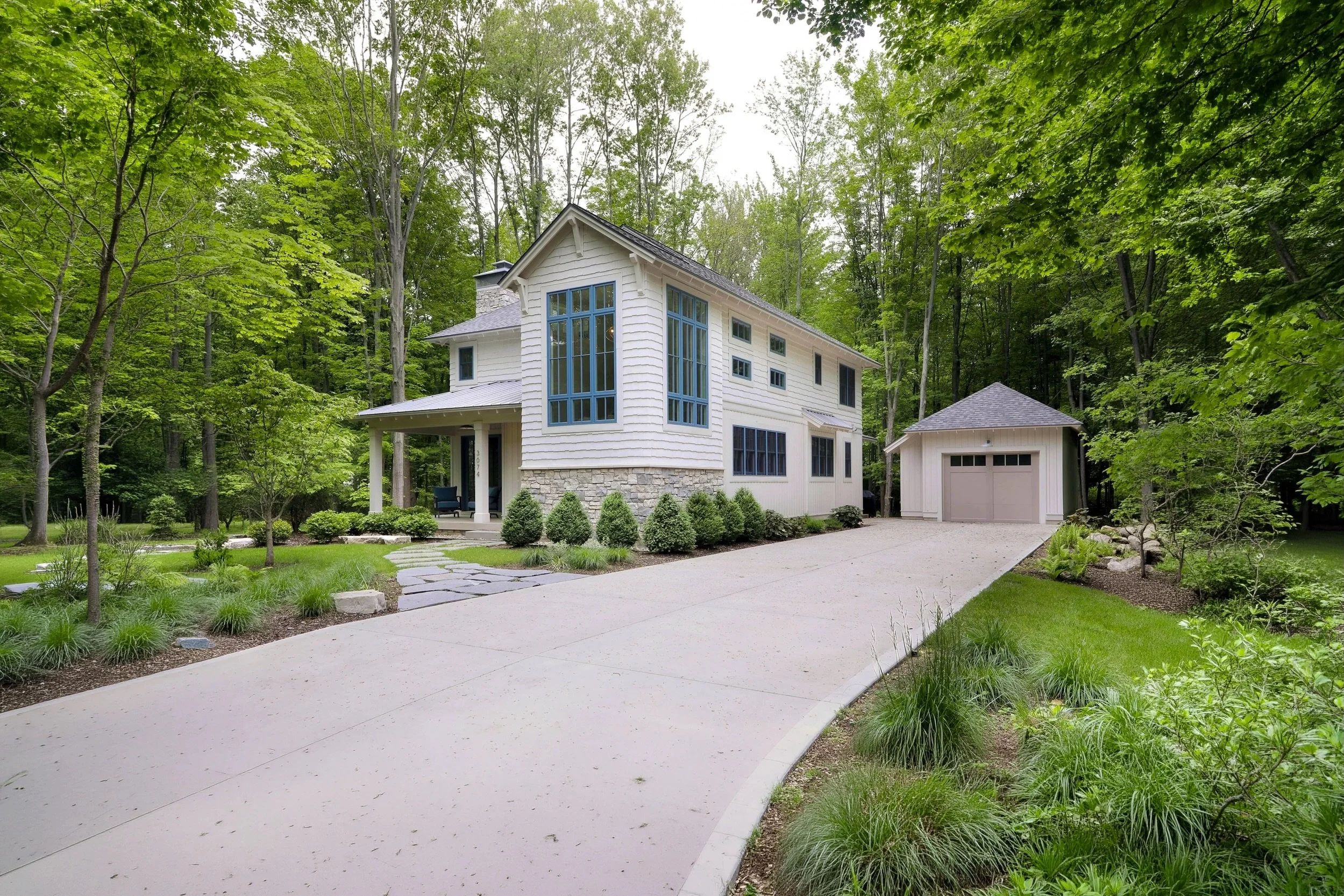 How A Narrow Lot Becomes a Lake House That Lives Far Larger Than Its Footprint

__________

On a narrow lot in Holland, Michigan, Amory proves that a home&rsquo;s generosity has little to do with its square footage. At 2,775 square feet, this updated